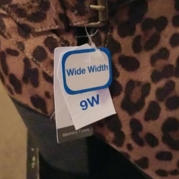 Time and Tru Leopard Ankle Strap Bootie - Picture 7 of 8